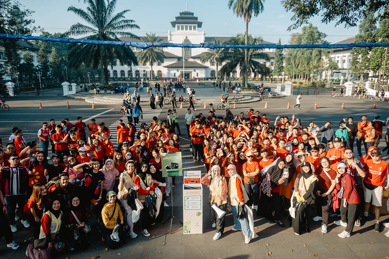 erafone Engages Bandung Communities to Protect the Earth Through Plogging, E-Waste Education, and Content Creation Workshop